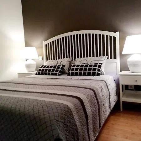 With 3 Bedrooms In With Wonderful City View And Wifi 18 Km From The Beach *